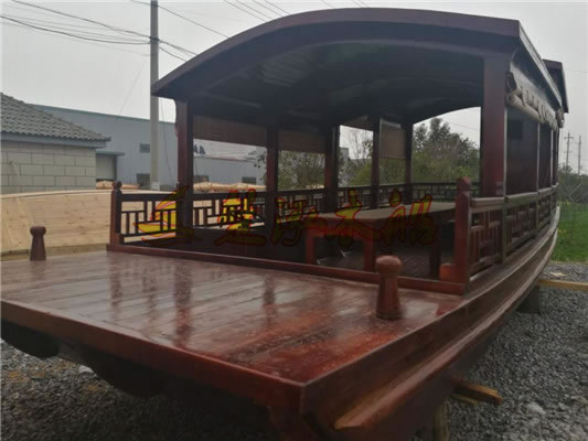 木顶高低蓬木船